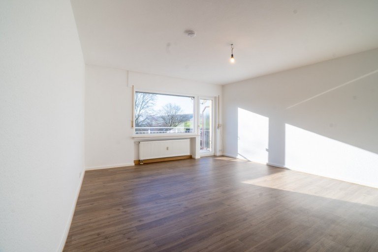 Wohn- & Schlafzimmer Grafschaft Etagenwohnung Modernisierte 1-Zimmerwohnung mit Balkon in Karweiler zu vermieten