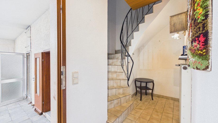 Treppe zum OG Einfamilienhaus Grafschaft