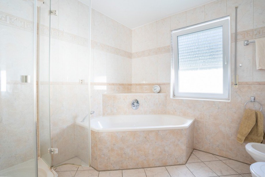 Badezimmer OG Zweifamilienhaus Sinzig