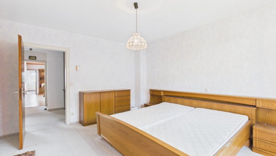 Schlafzimmer OG Einfamilienhaus Grafschaft