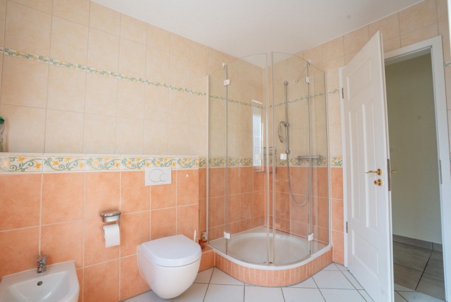 2. Badezimmer OG Zweifamilienhaus Sinzig