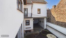 Innenhof Charmantes Haus mit Nebengeb�uden und viel Entwicklungspotenzial in Lantershofen zu verkaufen