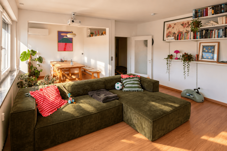 Wohnzimmer Bad Neuenahr-Ahrweiler Dachgeschosswohnung Moderne 4-Zimmer Wohnung in zentraler Lage von Bad Neuenahr zu vermieten