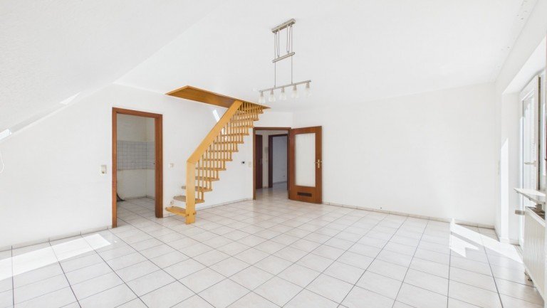Wohnzimmer Bad Neuenahr-Ahrweiler Maisonettewohnung Zwei Ebenen. Viele M�glichkeiten. - Maisonette mit Balkon in Bad Neuenahr