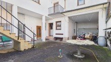 Innenhof Eingangsbereich Charmantes Haus mit Nebengeb�uden und viel Entwicklungspotenzial in Lantershofen zu verkaufen